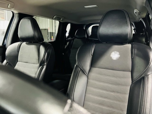 Used 2024 Mitsubishi Outlander SE image 3