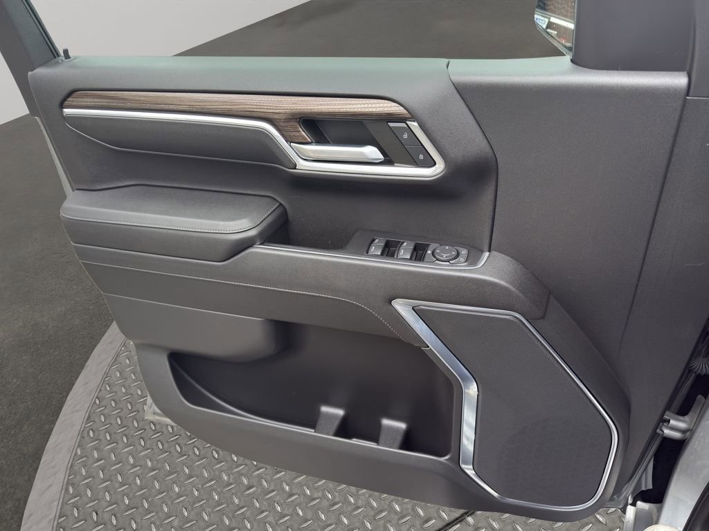 Used 2023 Chevrolet Silverado 1500 LT image 26