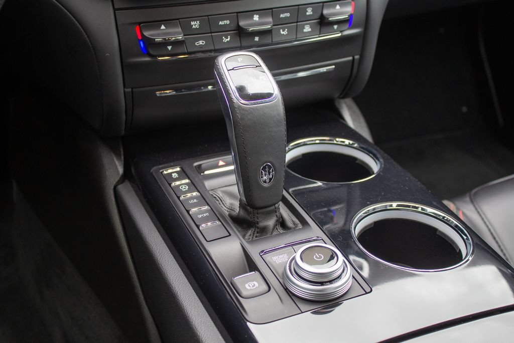 Used 2024 Maserati Ghibli Modena Q4 AWD/4WD image 21