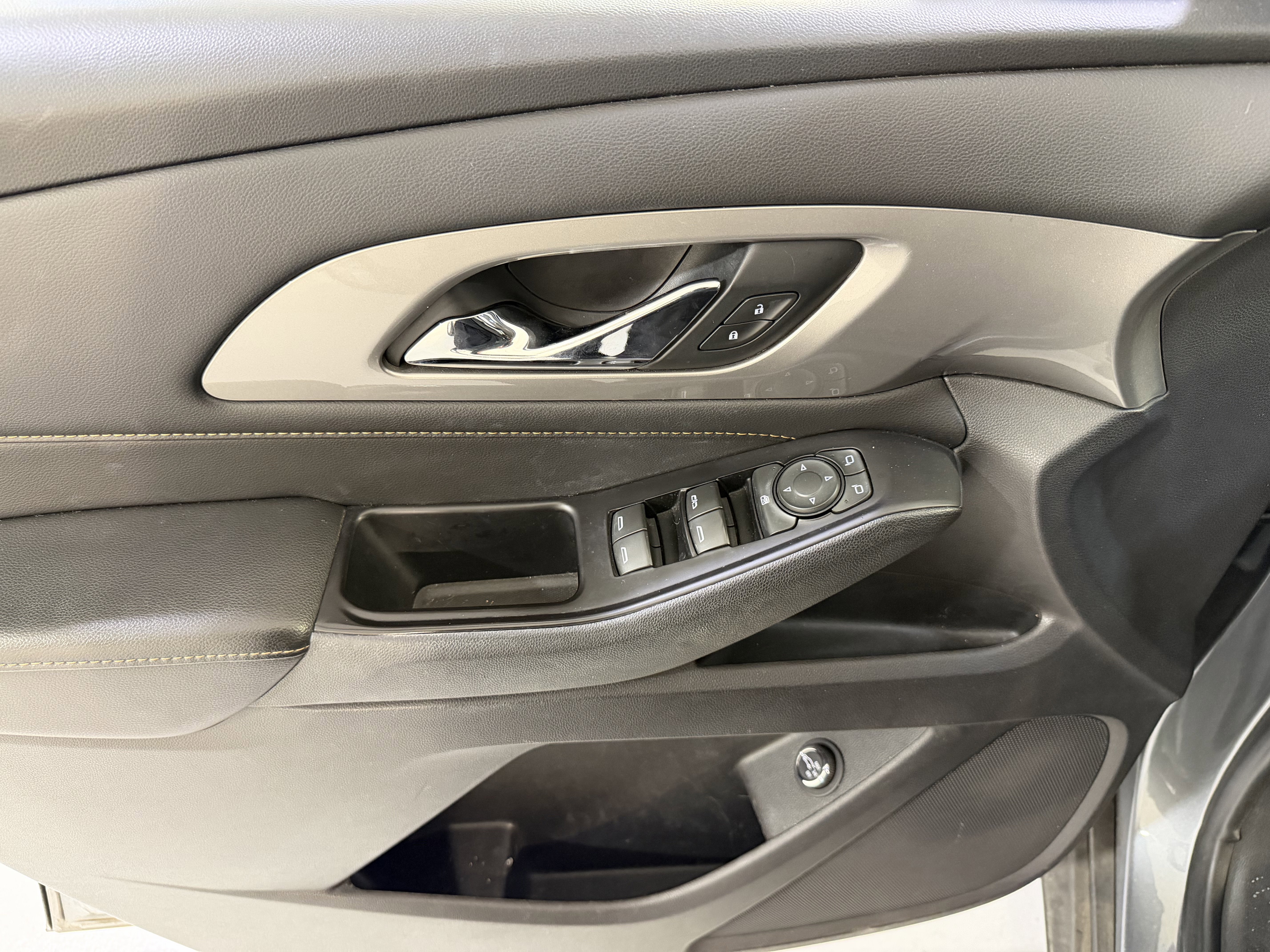 Used 2019 Chevrolet Traverse LT FWD image 15