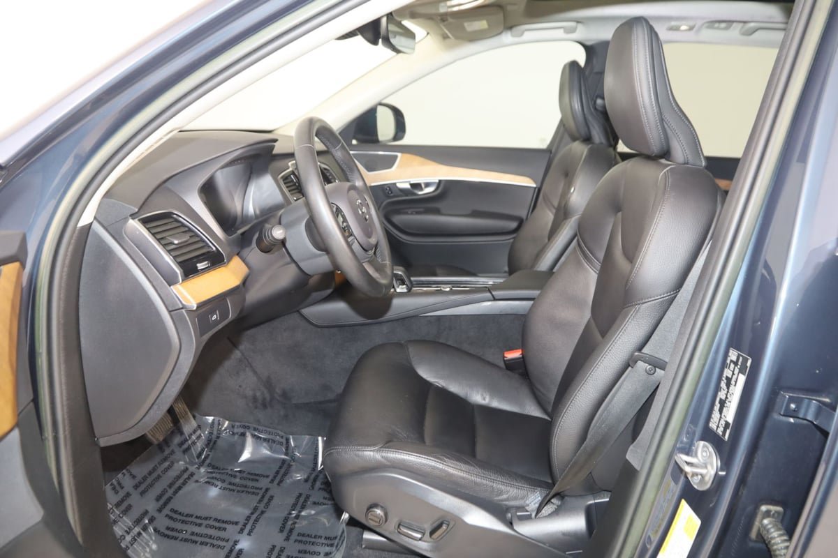 Used 2023 Volvo XC90 B6 Plus w/ Protection Package Premier AWD/4WD image 13