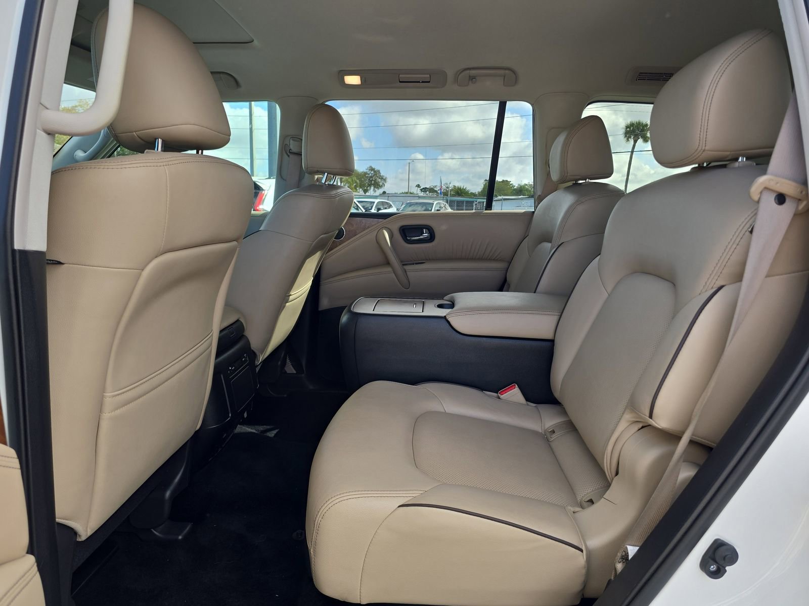 Used 2023 Nissan Armada SL w/ Captain's Chairs Package image 13