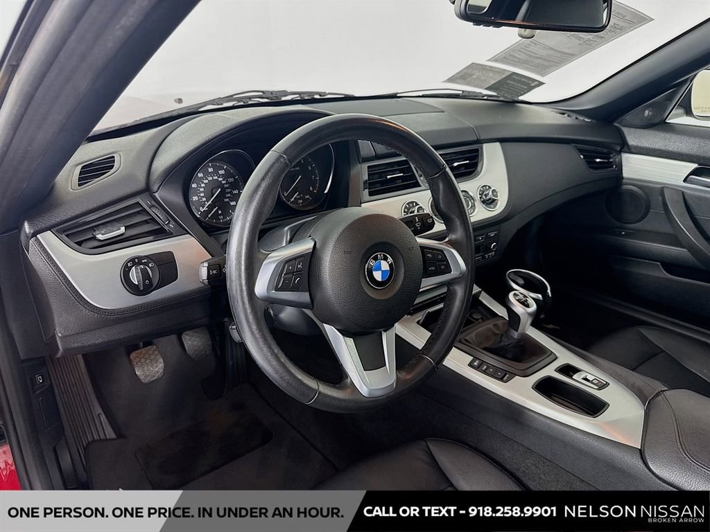 Used 2014 BMW Z4 sDrive28i image 9