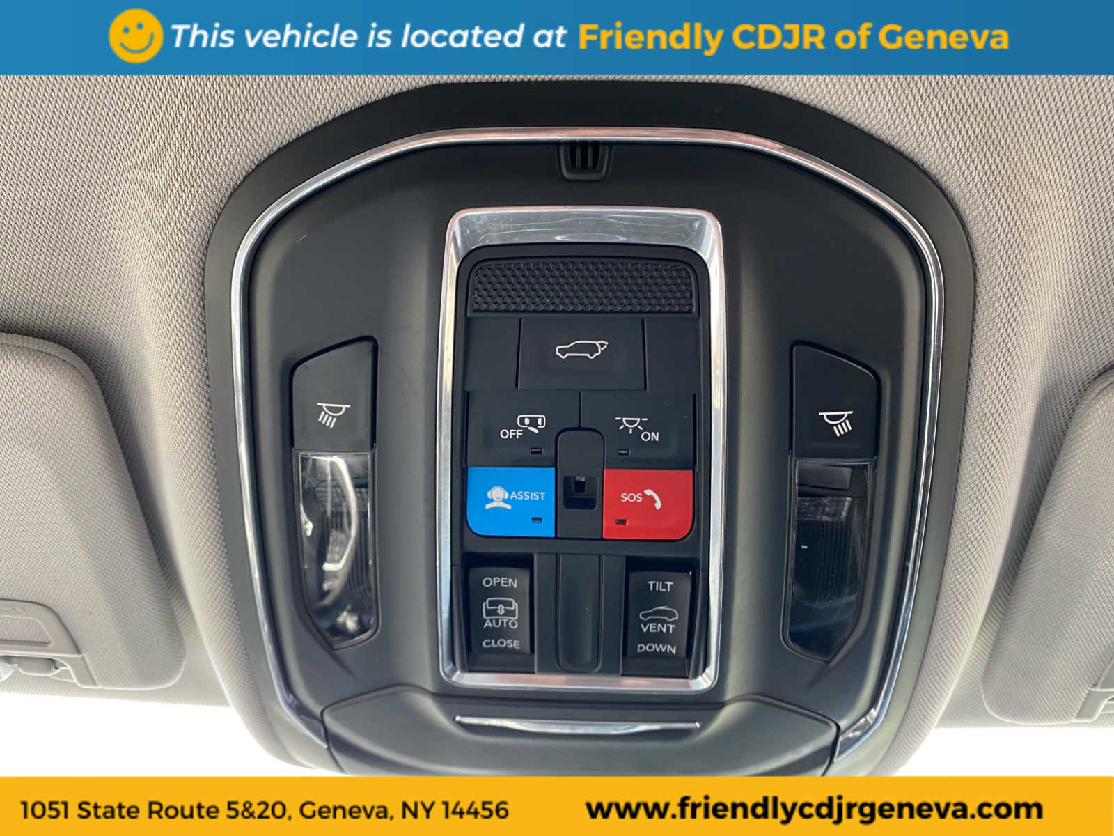 Used 2023 Jeep Grand Cherokee Laredo w/ Luxury Tech Group I image 22