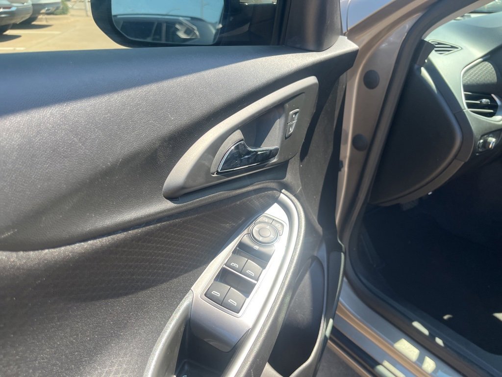 Used 2023 Chevrolet Malibu LT image 8