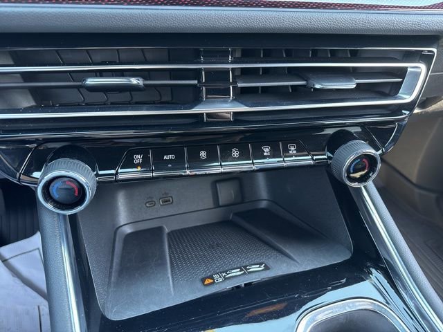 Used 2025 Chevrolet Traverse RS w/ LPO, Floor Liner Package AWD/4WD image 21