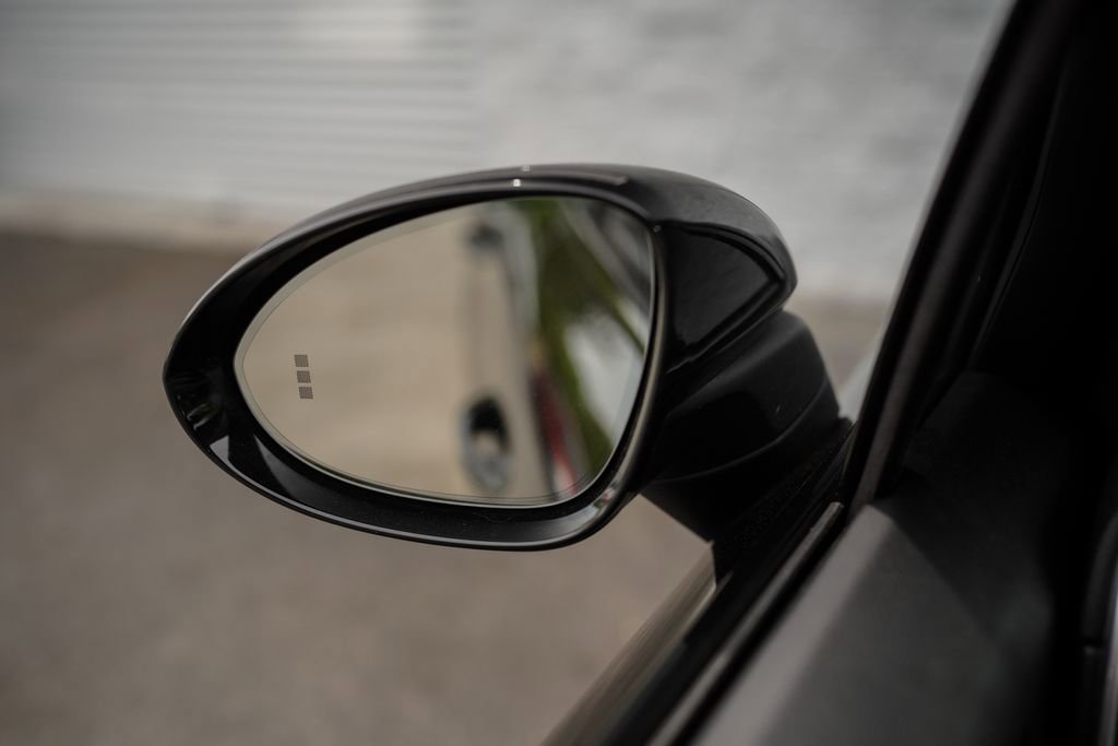 Used 2022 Porsche Cayenne Platinum Edition image 38