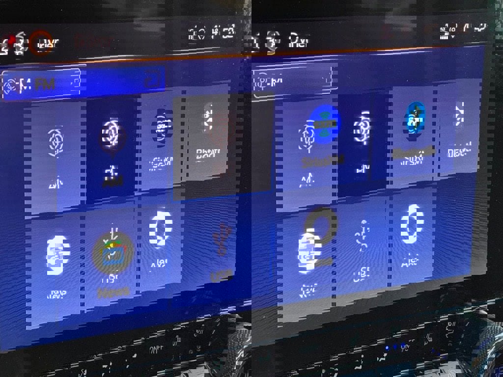 Used 2025 Chevrolet Colorado ZR2 w/ Midnight Edition image 23