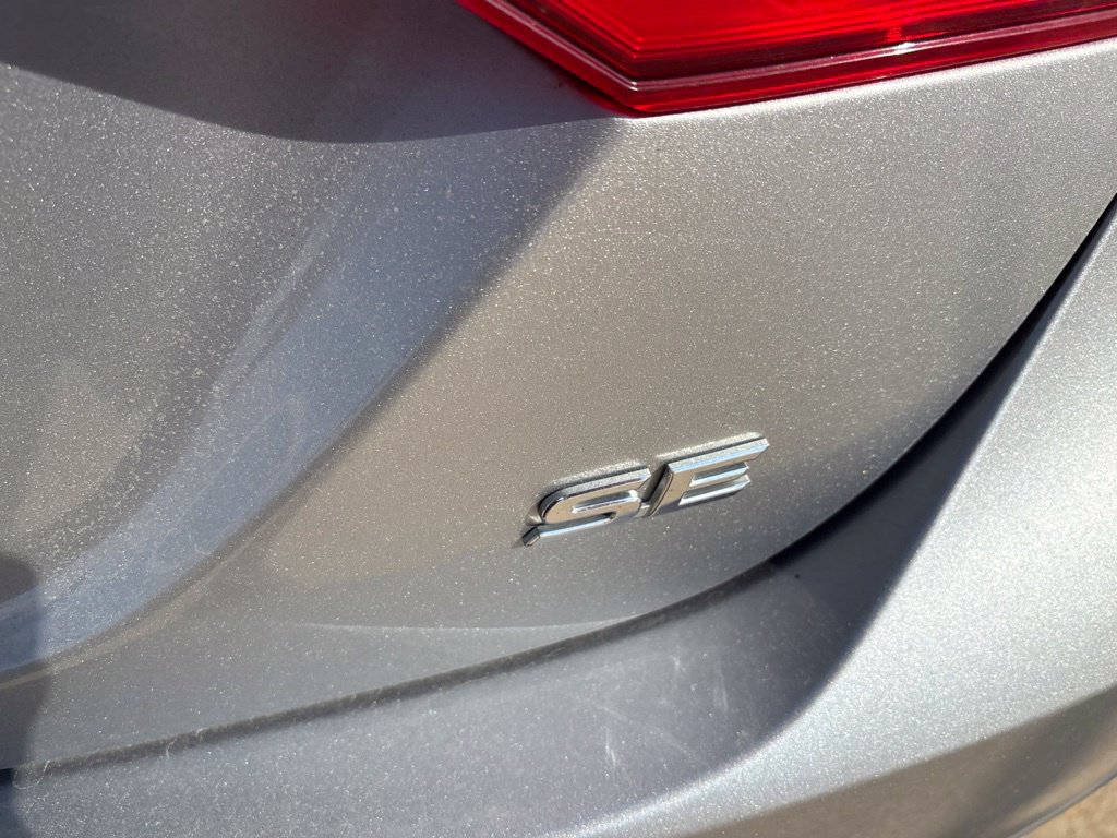 Used 2020 Toyota Camry SE FWD image 21