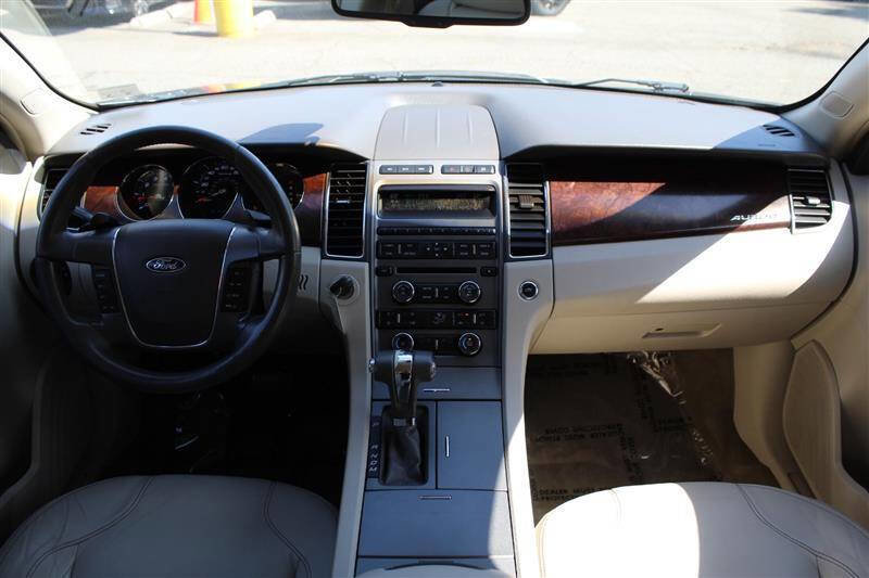 Used 2012 Ford Taurus SEL FWD image 13