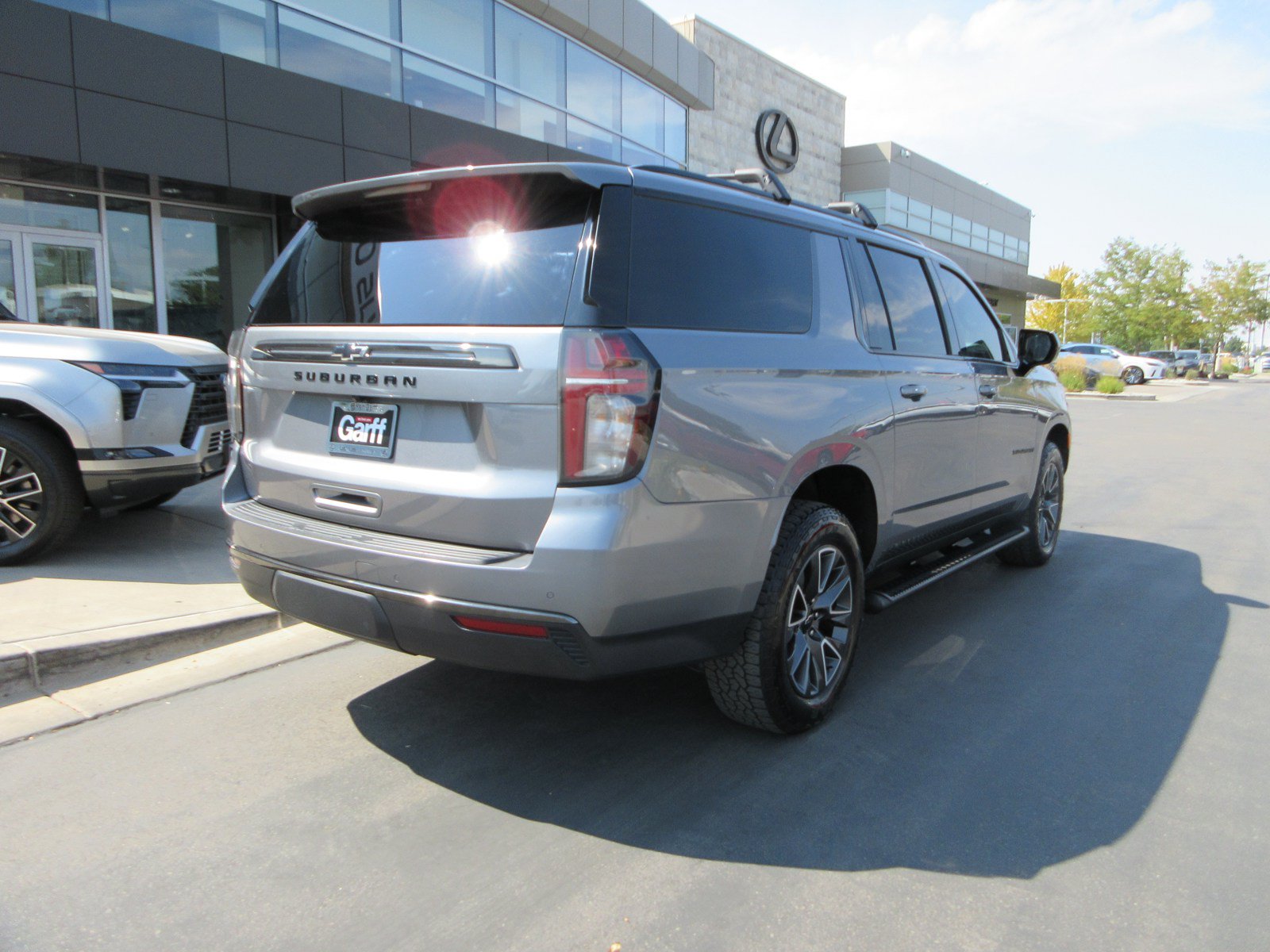 Used 2021 Chevrolet Suburban Z71 AWD/4WD image 11