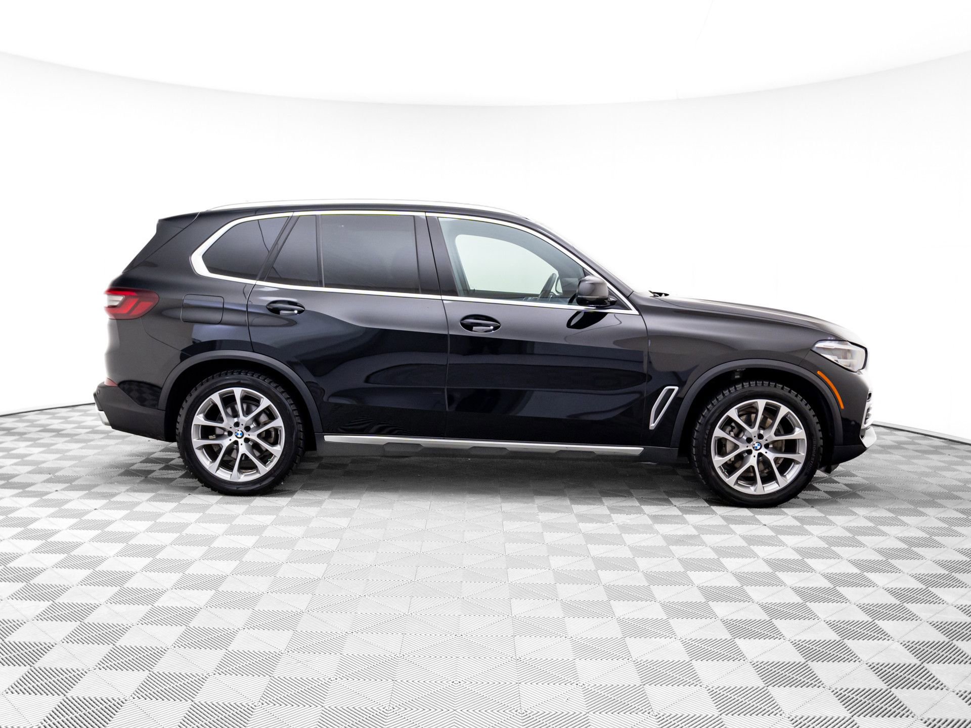 Used 2023 BMW X5 xDrive40i w/ Premium Package image 6