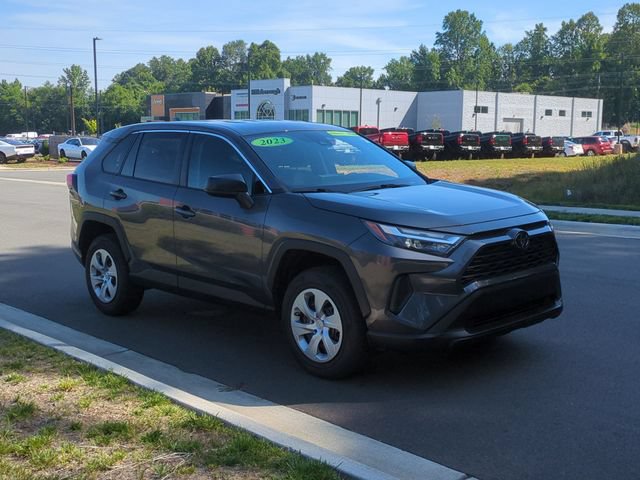 Used 2023 Toyota RAV4 LE FWD image 15