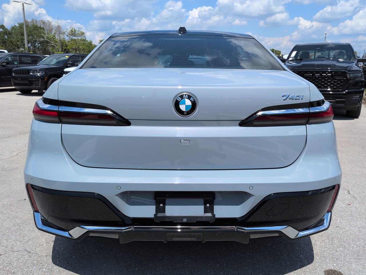 Used 2025 BMW 740i RWD image 6