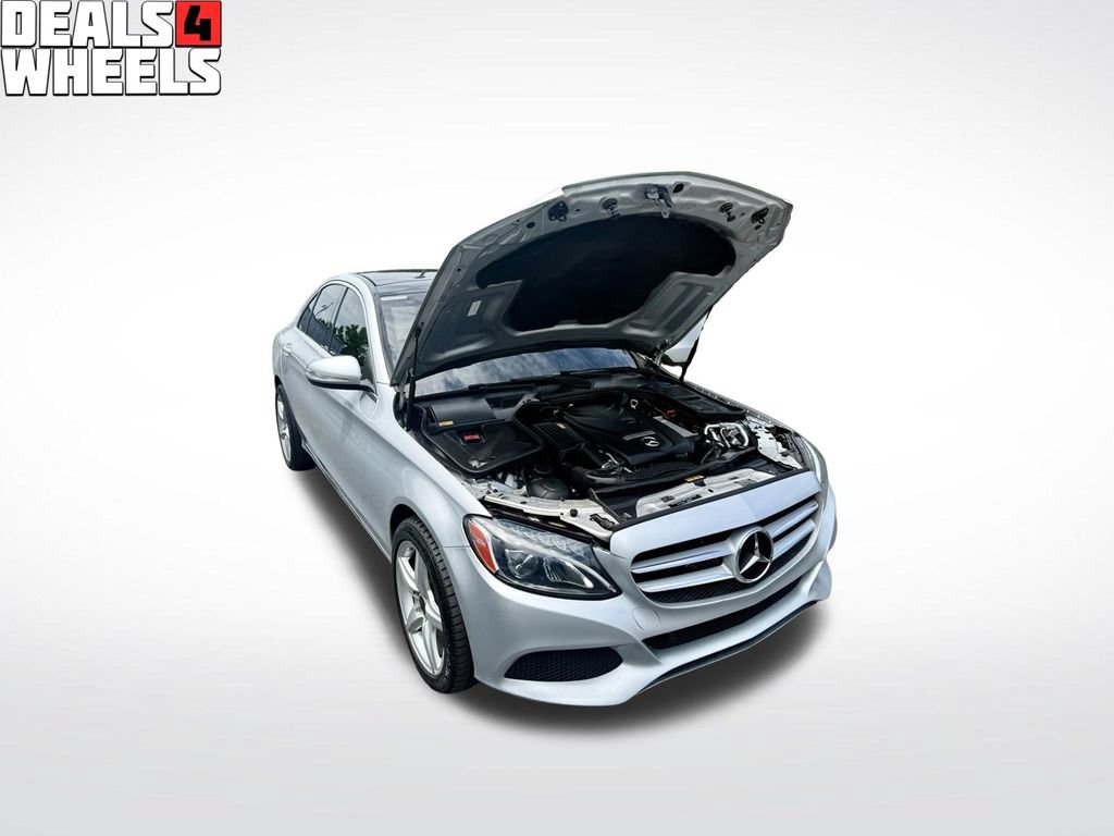 Used 2015 Mercedes-Benz C 300 4MATIC Sedan image 4