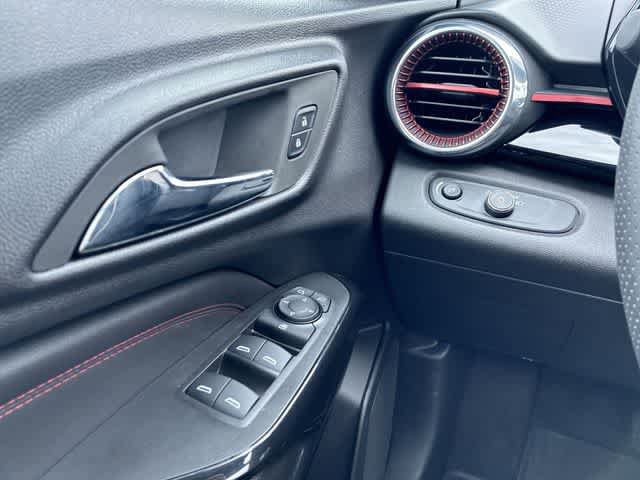 Used 2026 Chevrolet Trax RS w/ Sunroof Package FWD image 40