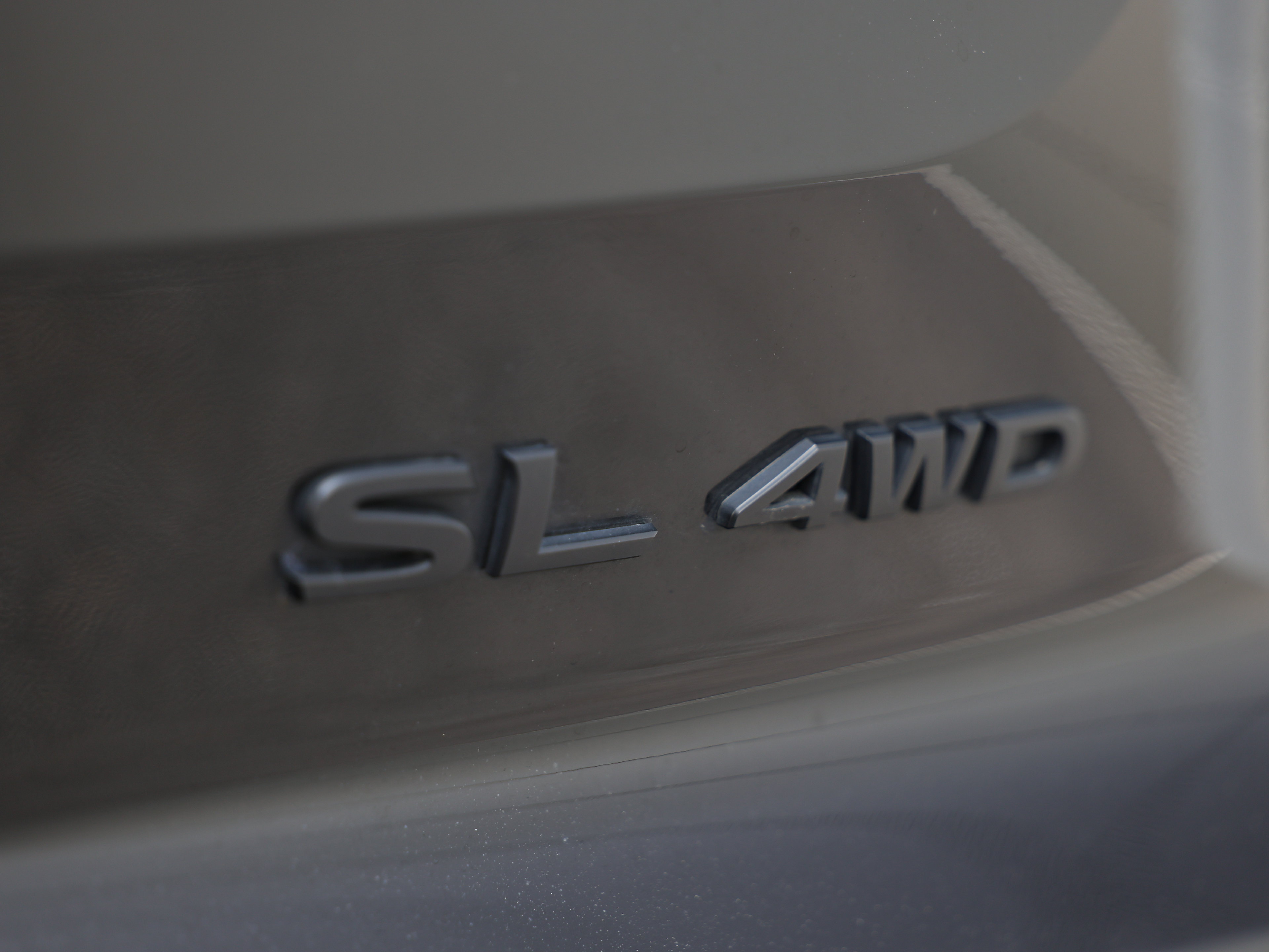 Used 2023 Nissan Pathfinder SL w/ Black Appearance Package AWD/4WD image 12