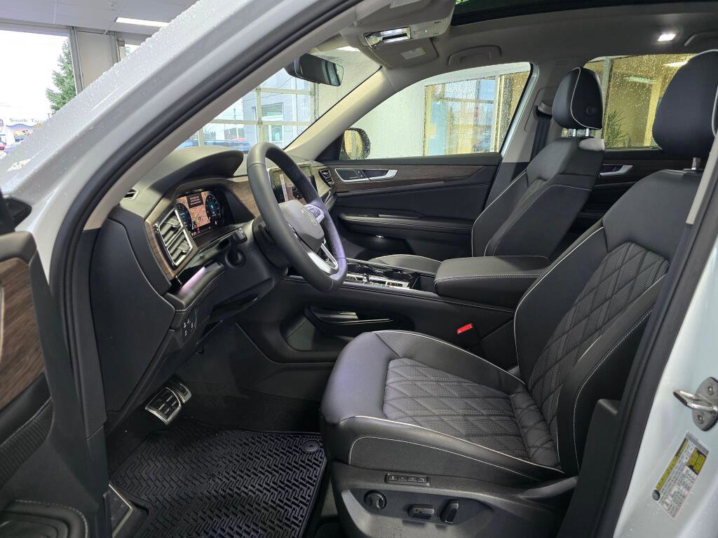 New 2026 Volkswagen Atlas SEL Premium R-Line image 18