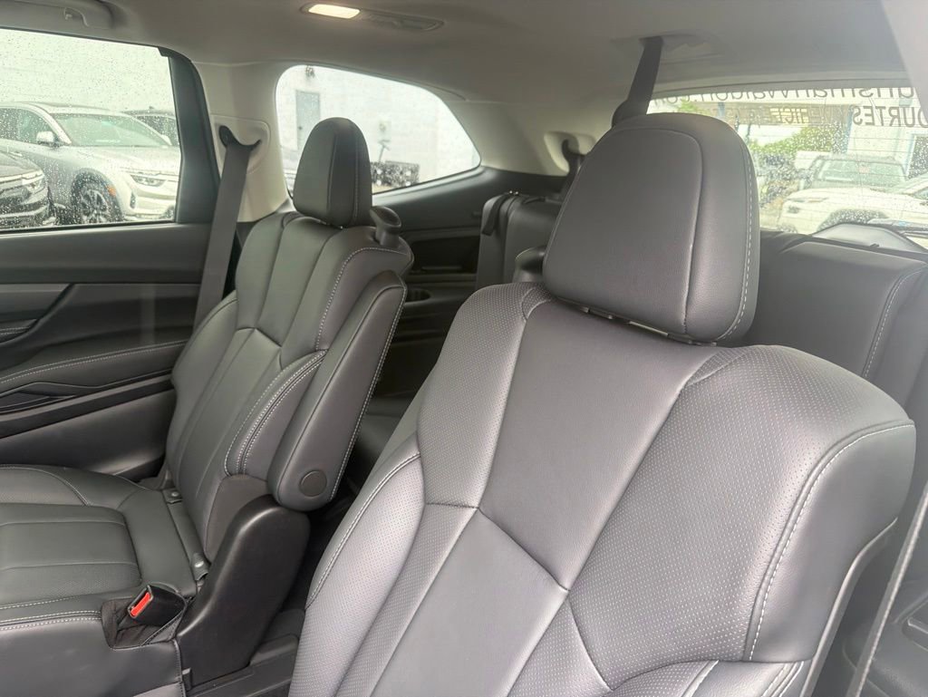 Used 2025 Subaru Ascent Limited AWD/4WD image 10