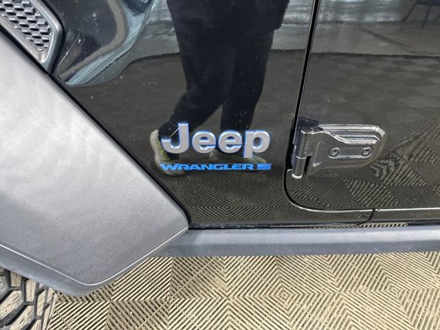 Used 2023 Jeep Wrangler Unlimited w/ Cold Weather Group image 10