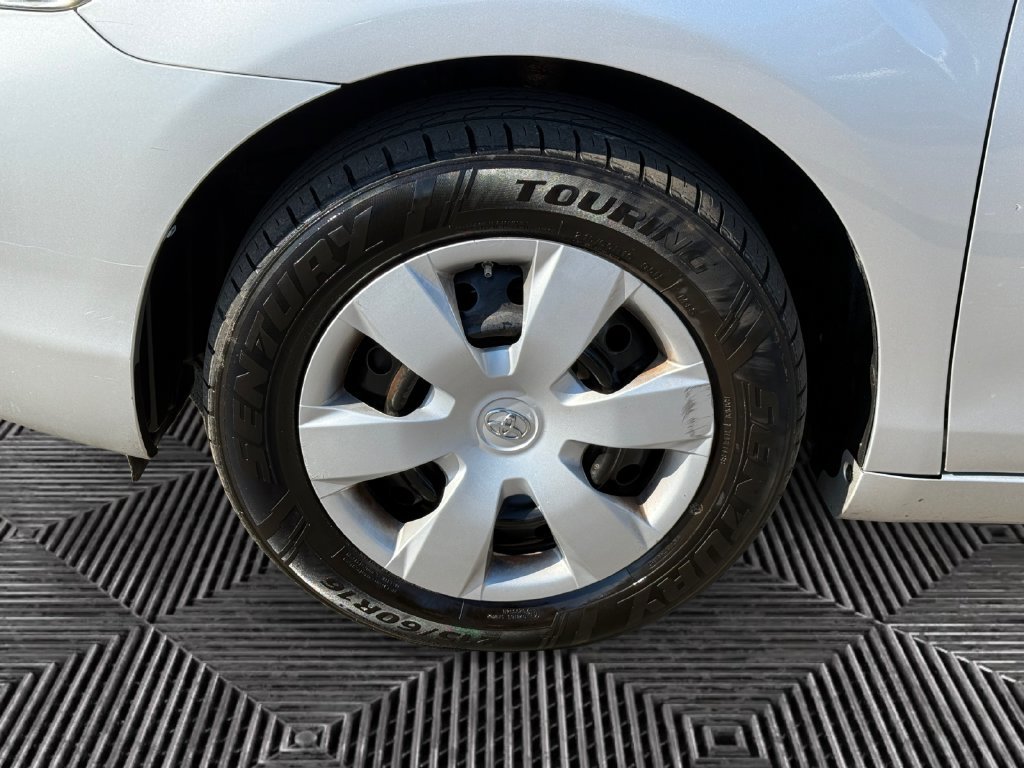 Used 2009 Toyota Camry LE FWD image 14