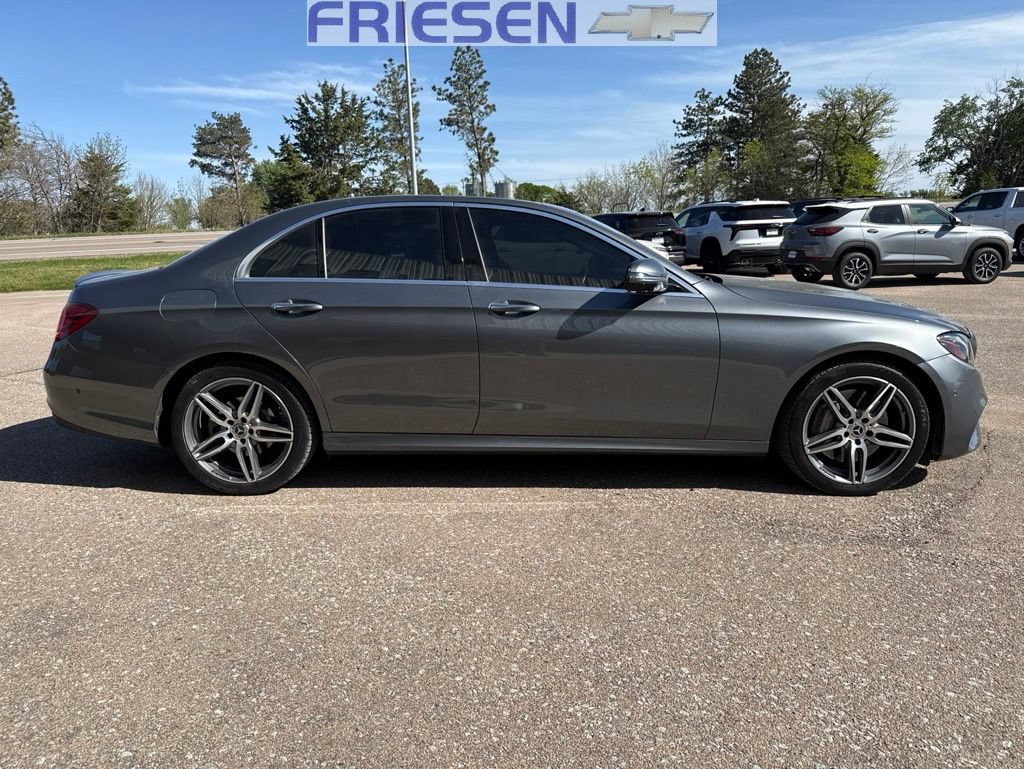 Used 2020 Mercedes-Benz E 350 4MATIC Sedan image 3