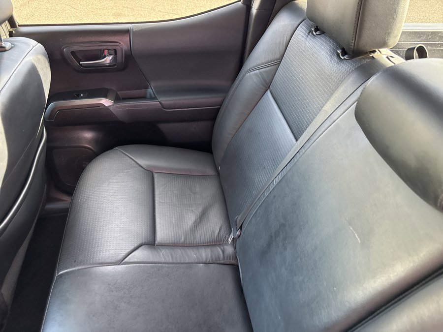 Used 2022 Toyota Tacoma TRD Off-Road image 27