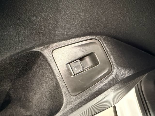 Used 2024 Volkswagen Tiguan SE AWD/4WD image 43