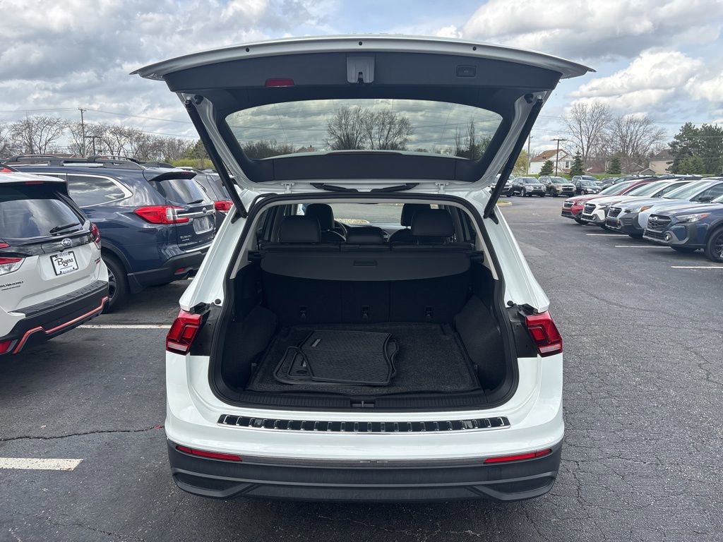Used 2024 Volkswagen Tiguan Wolfsburg Edition w/ Panoramic Sunroof Package image 8