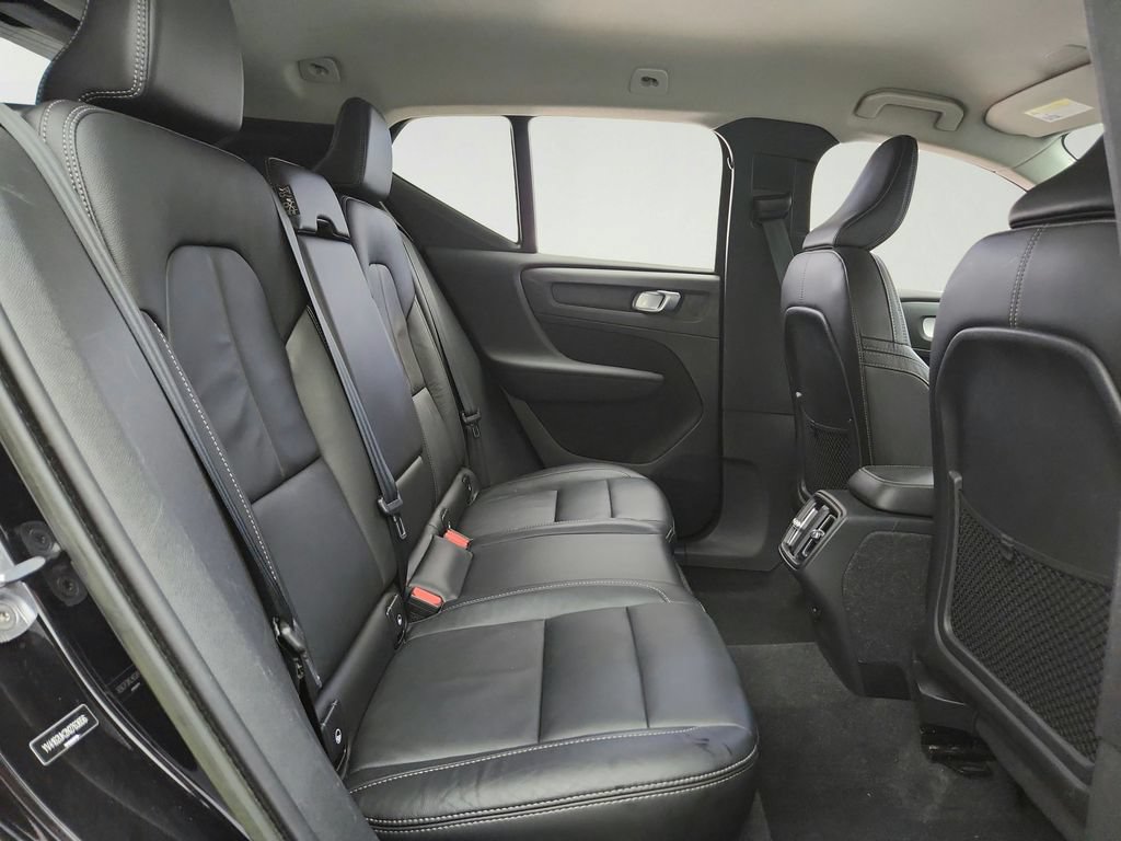 Used 2022 Volvo XC40 T5 Momentum AWD/4WD image 30