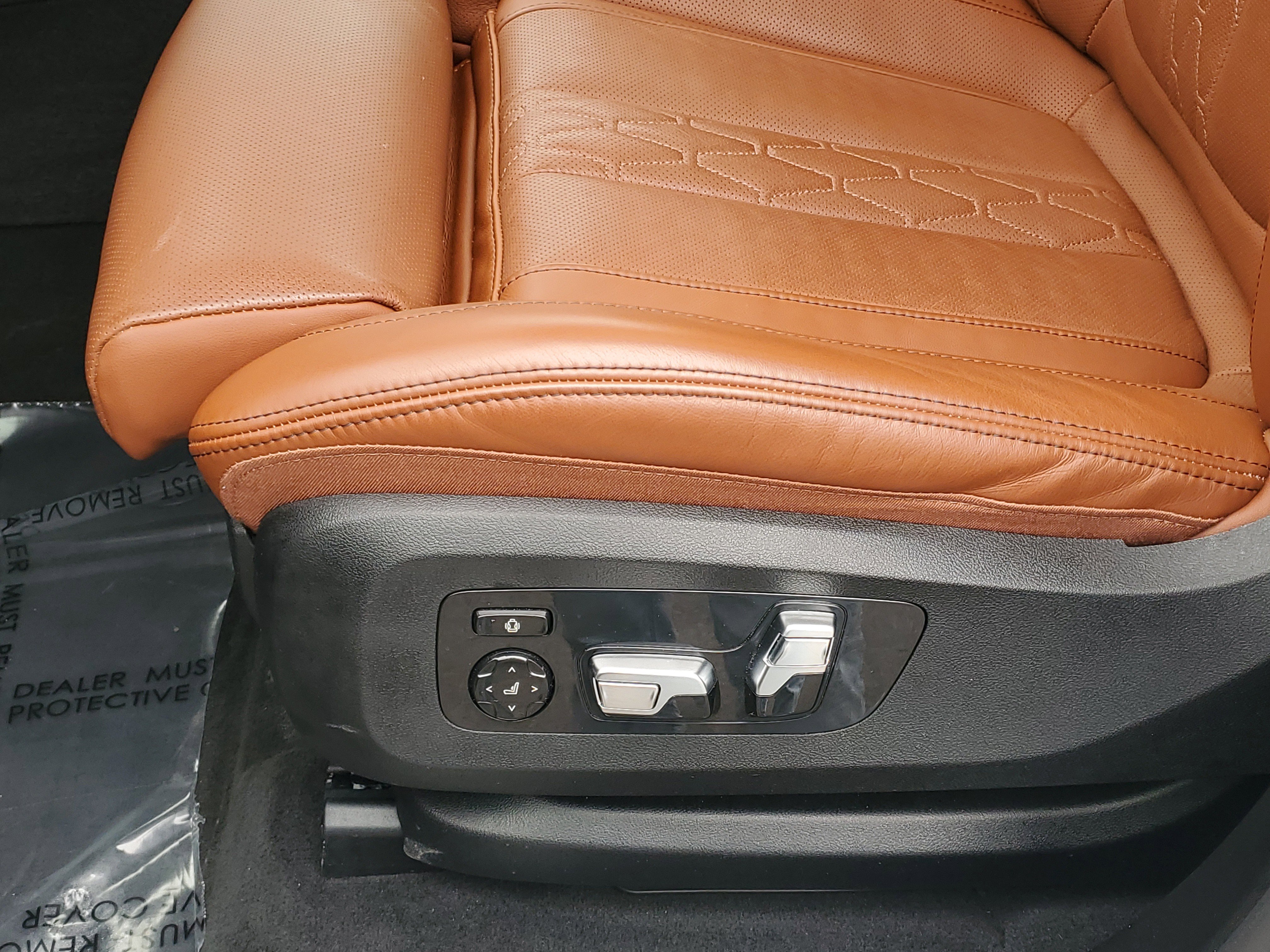 Certified 2025 BMW X7 xDrive40i w/ M Sport Package image 9