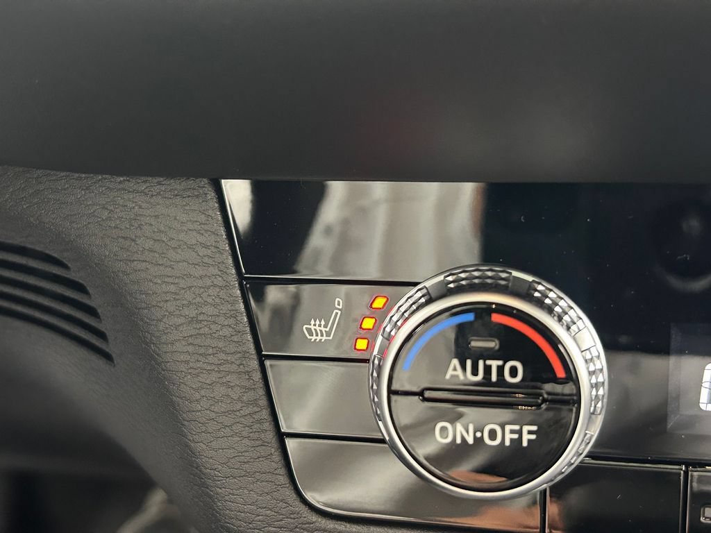 New 2026 Mitsubishi Outlander AWD image 21