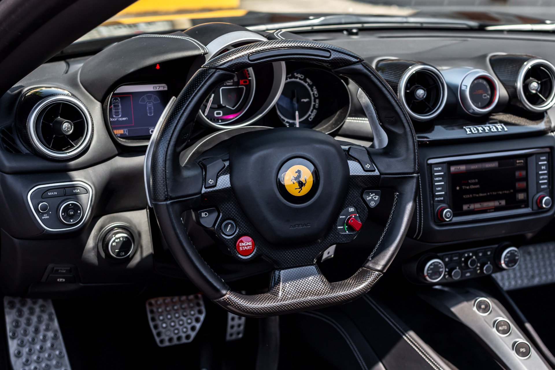 Used 2017 Ferrari California T RWD image 6
