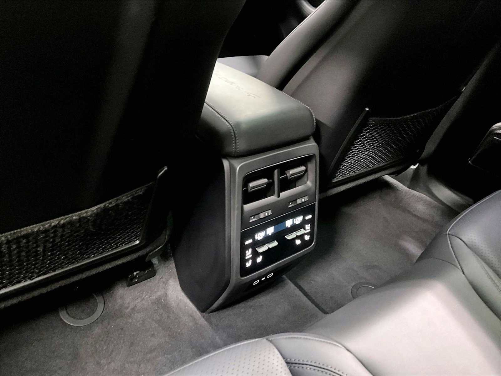 Used 2025 Porsche Macan 4 Electric image 25