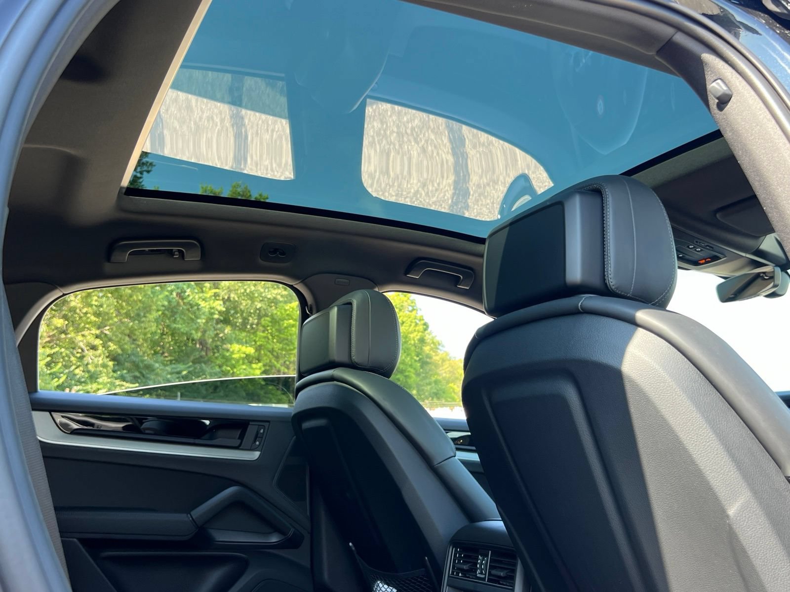 New 2026 Porsche Cayenne Coupe AWD/4WD image 22