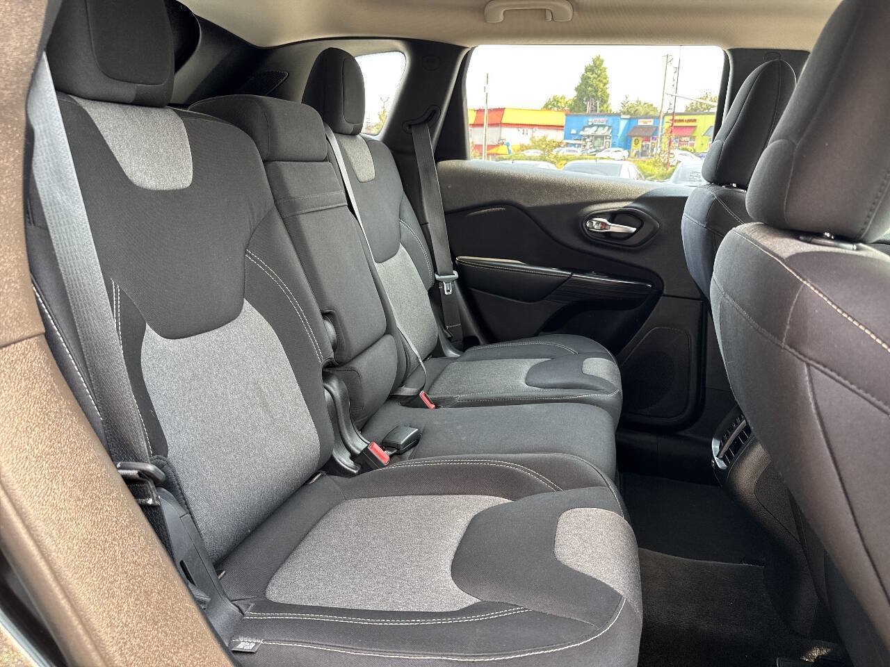 Used 2015 Jeep Cherokee Sport AWD/4WD image 20
