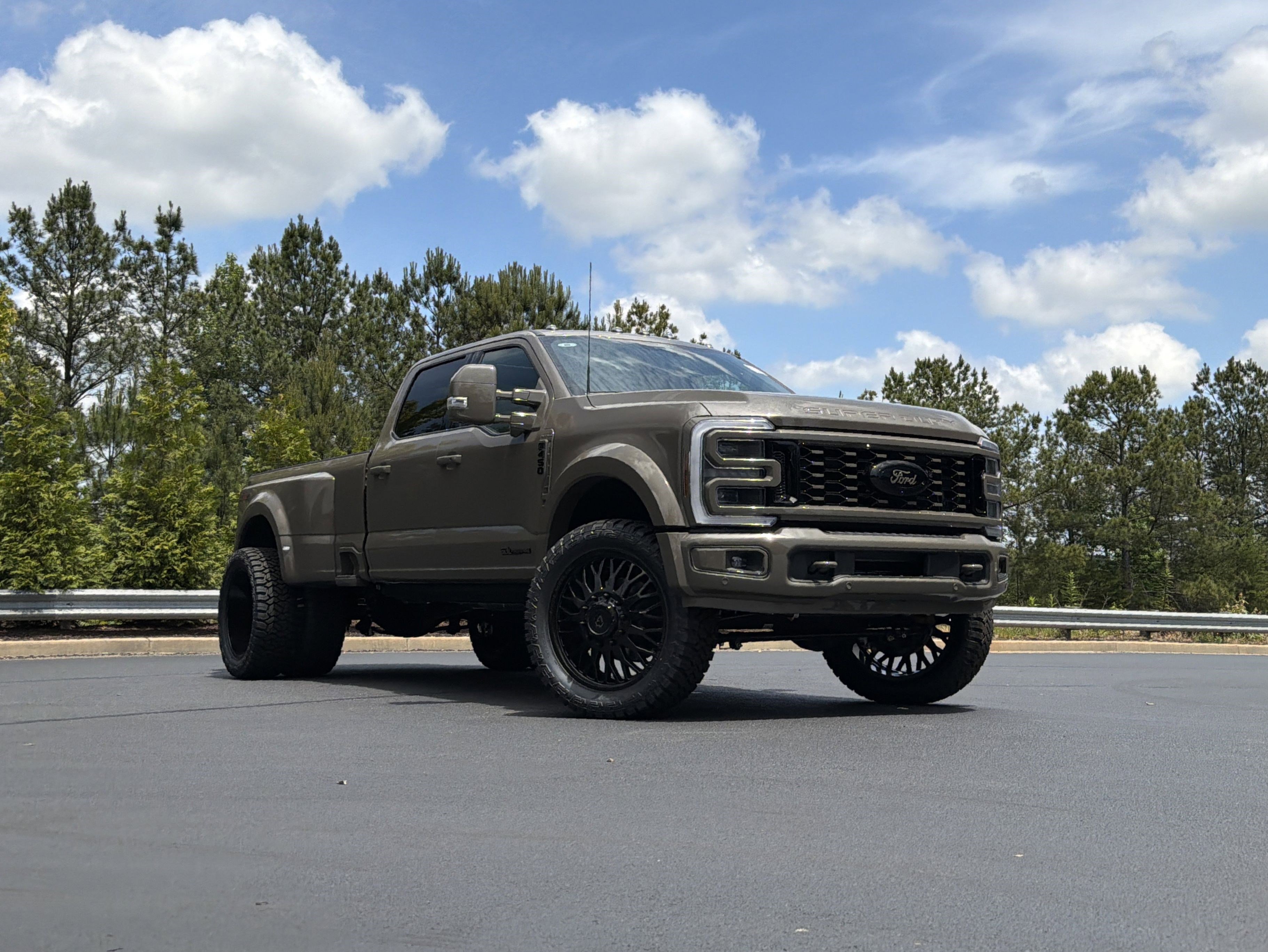 Used 2026 Ford F450 Platinum w/ Platinum Plus Package AWD/4WD image 2