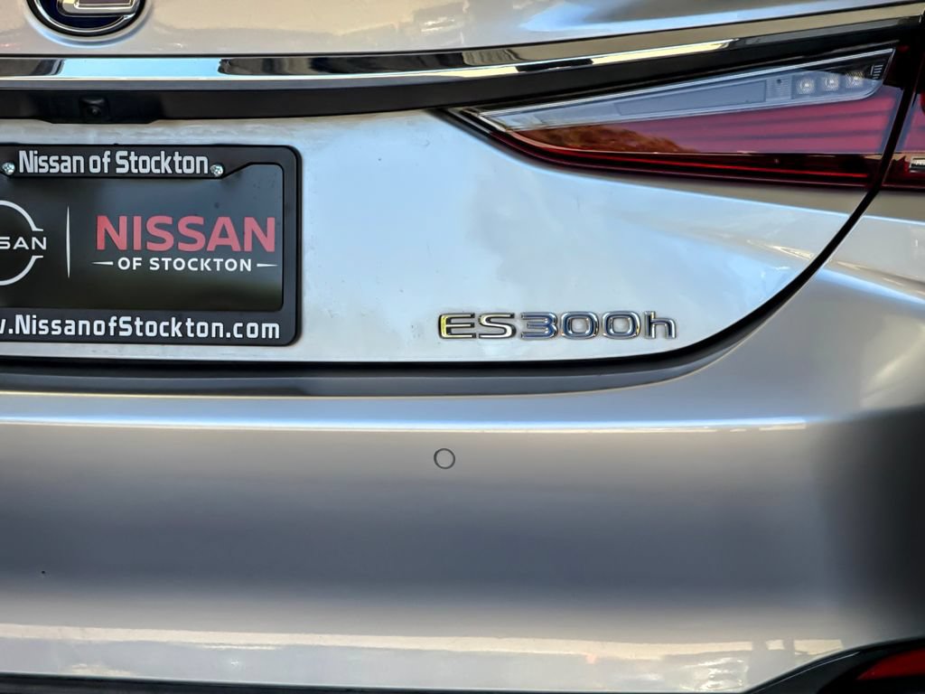 Used 2022 Lexus ES 300h w/ Premium Package FWD image 25