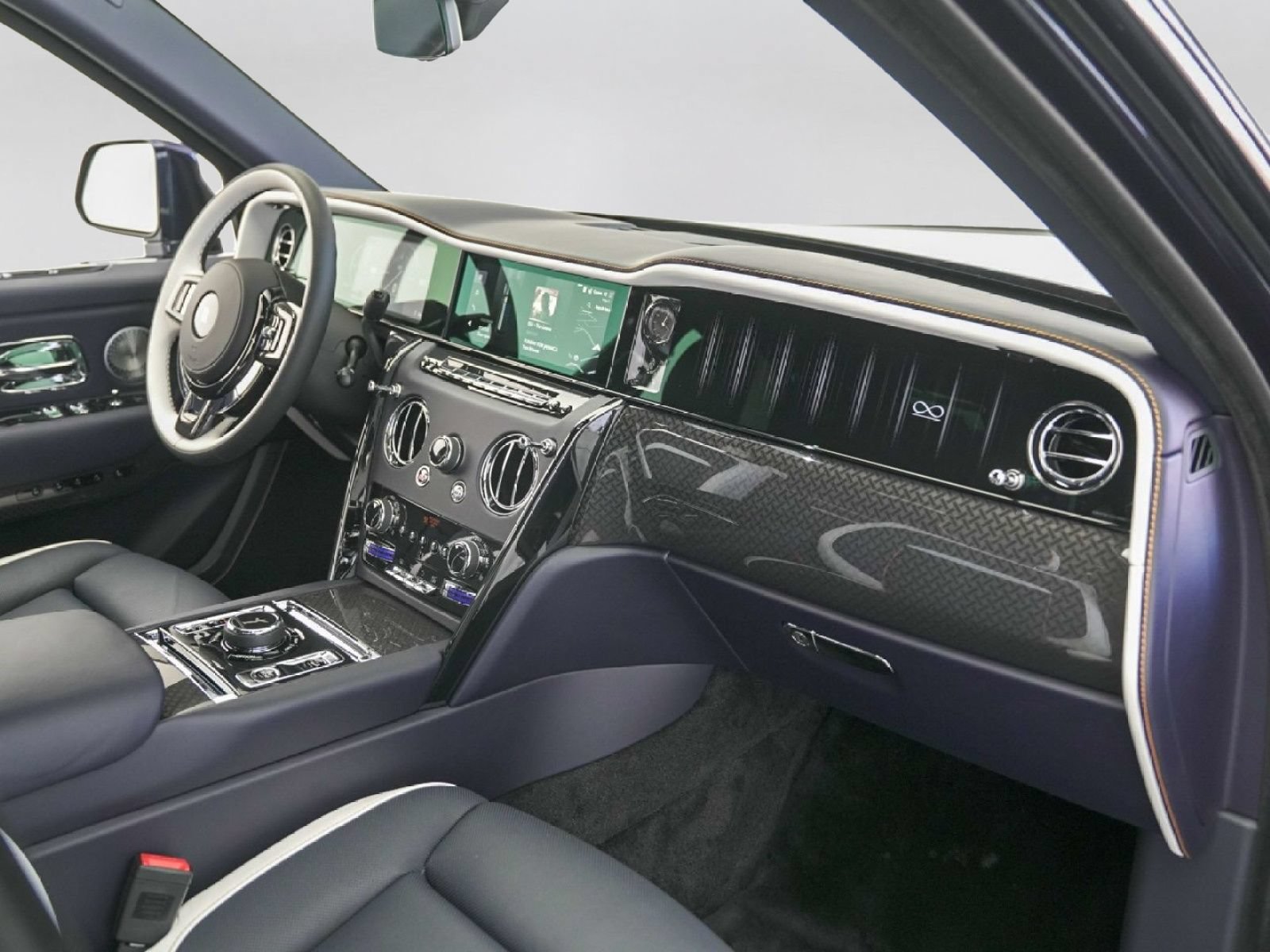 New 2026 Rolls-Royce Cullinan Black Badge AWD/4WD image 55