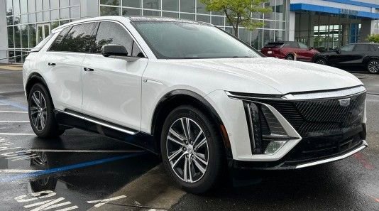 Certified 2024 Cadillac Lyriq Luxury image 4