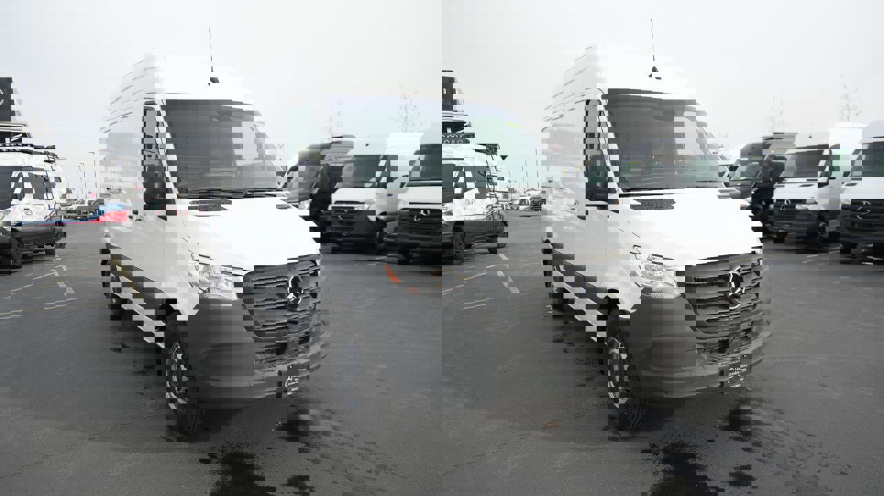 Used 2024 Mercedes-Benz Sprinter 144 Cargo image 3