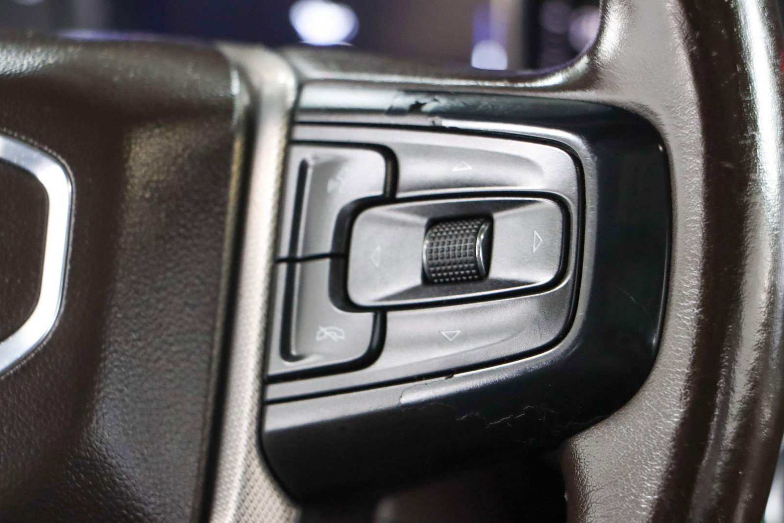 Used 2021 GMC Yukon Denali w/ Denali Premium Package image 15