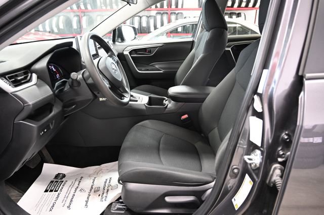 Used 2024 Toyota RAV4 LE AWD/4WD image 10