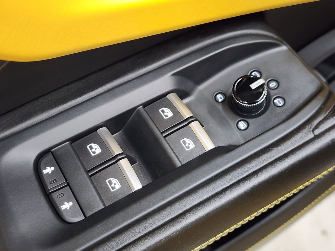 Used 2019 Lamborghini Urus image 17