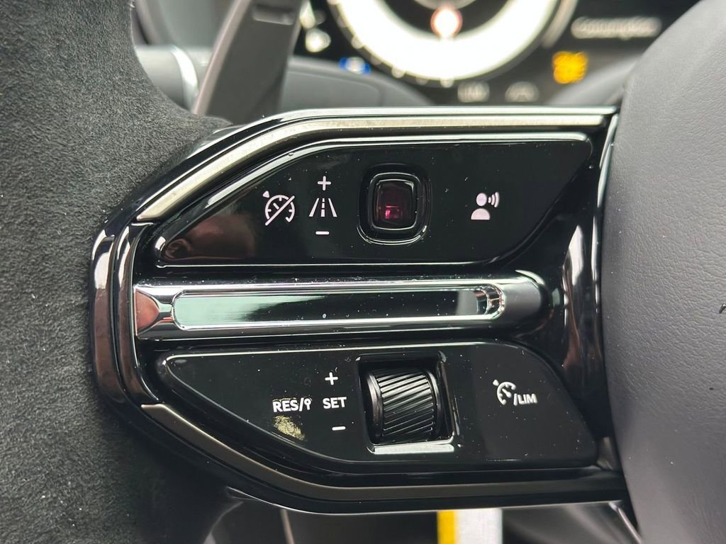 New 2026 Aston Martin DBX S image 21