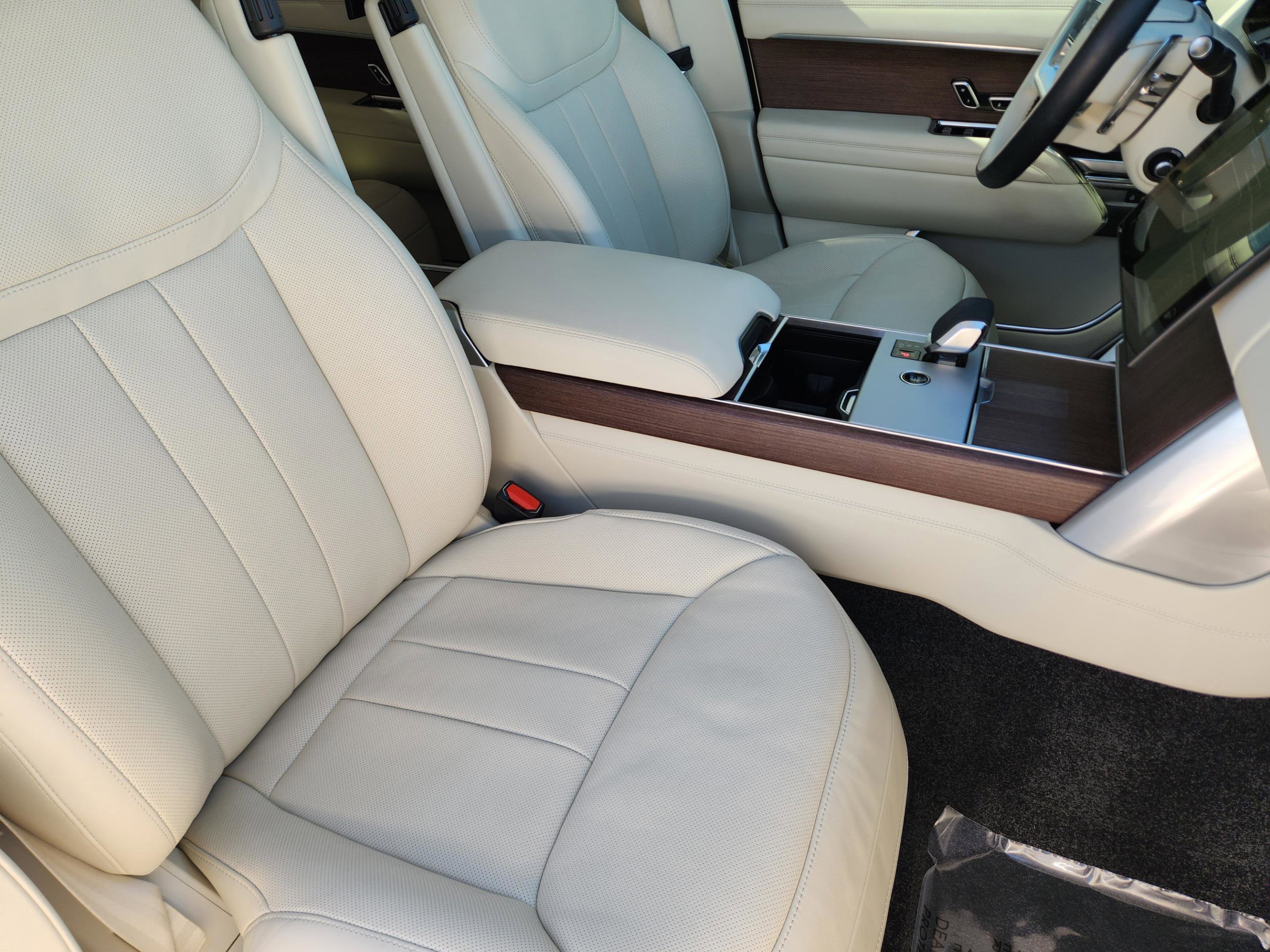 Certified 2025 Land Rover Range Rover Long Wheelbase Autobiography AWD/4WD image 9