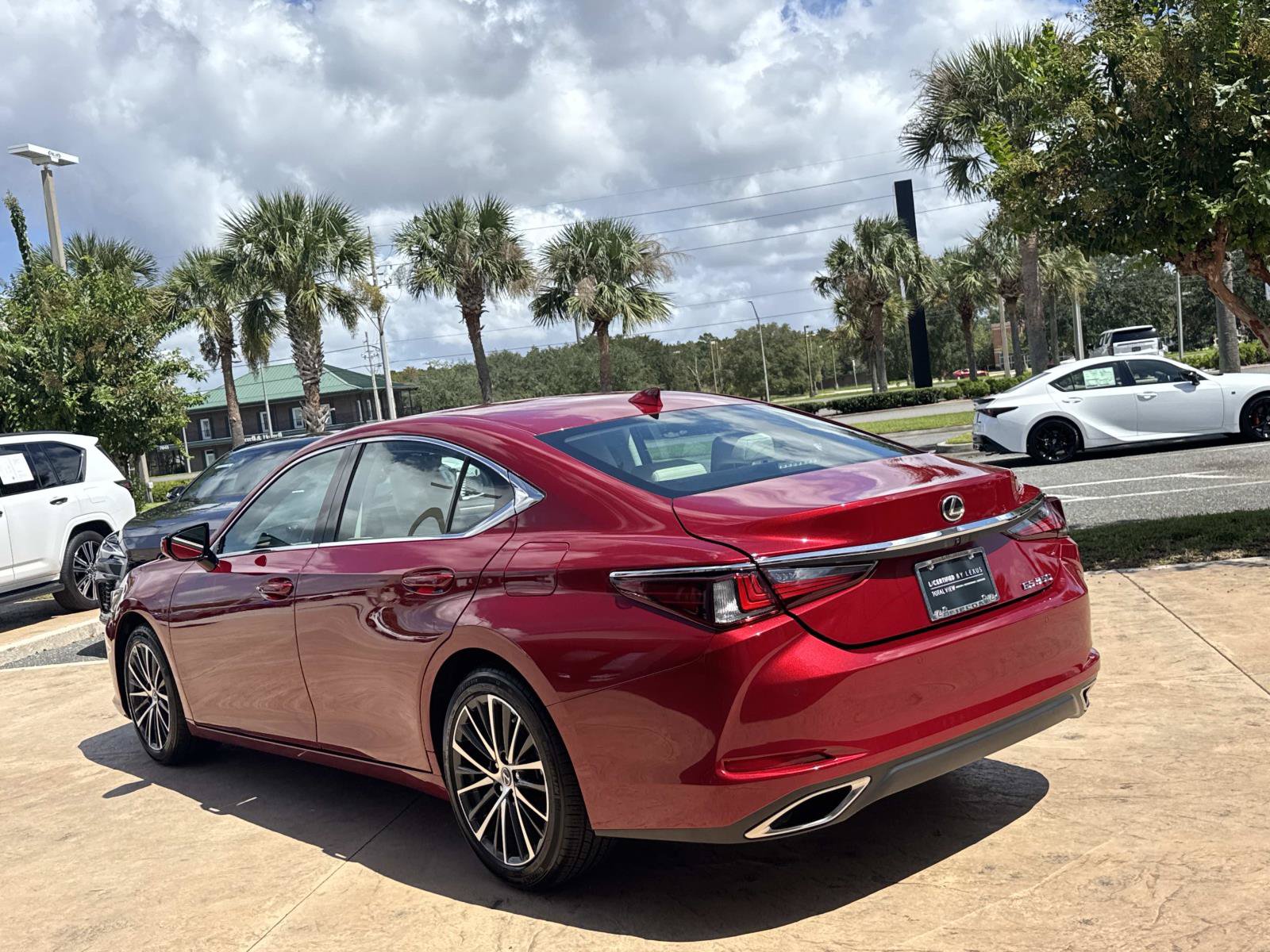 Used 2025 Lexus ES 350 w/ Premium Package FWD image 6