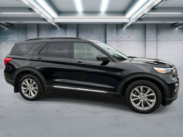 Used 2023 Ford Explorer XLT w/ Equipment Group 202A AWD/4WD image 3
