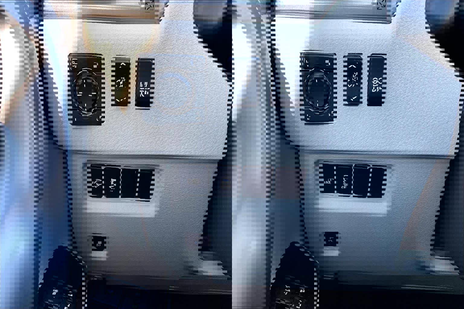 Used 2018 Lexus GX 460 Premium w/ Premium Package image 33