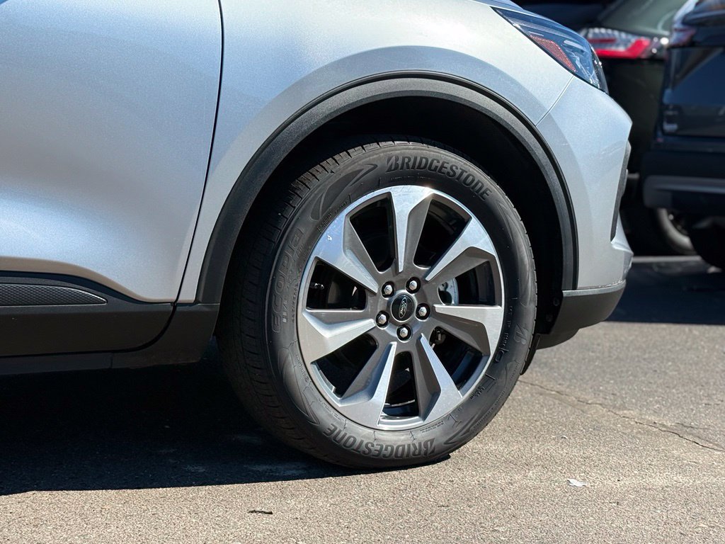 Certified 2024 Ford Escape Platinum AWD/4WD image 42